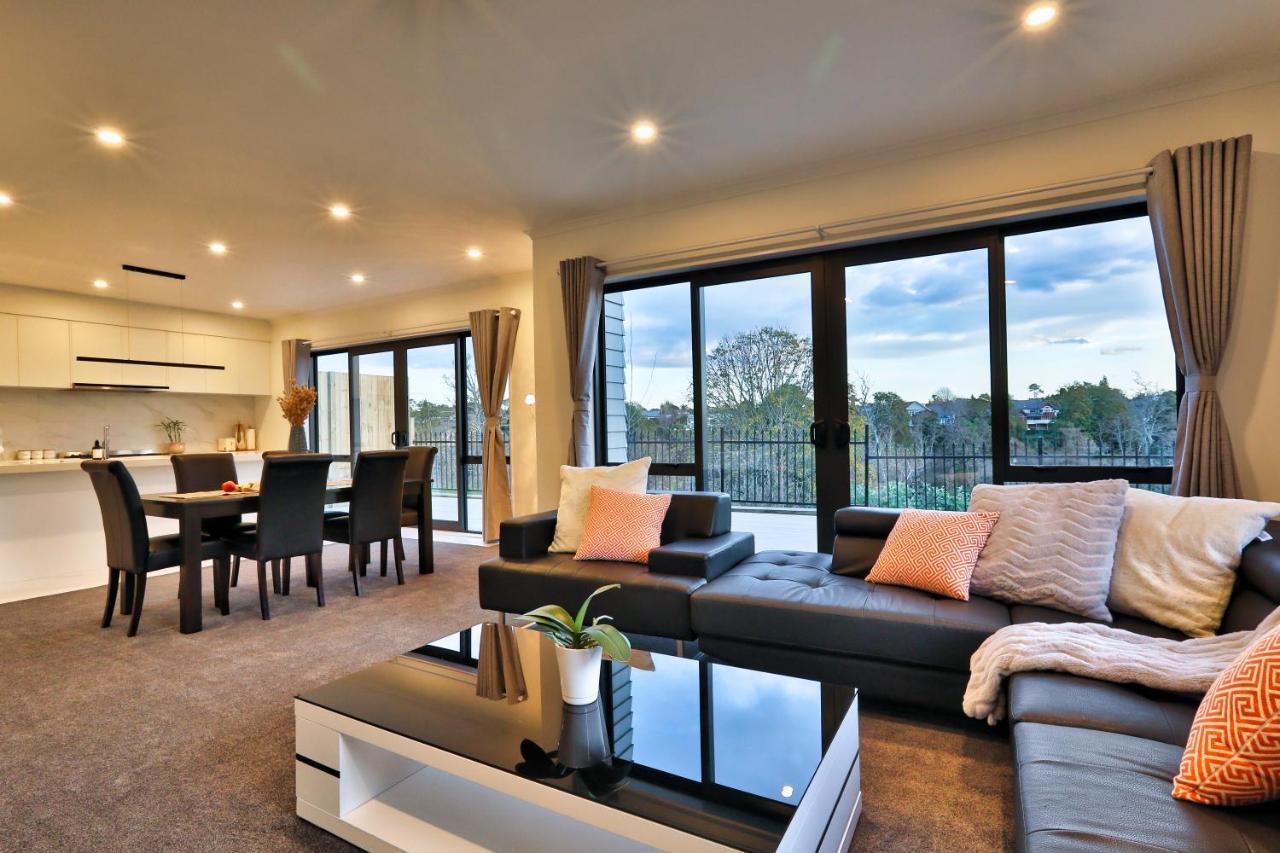 Amazing The Waikato River-View Brand New Villa With 4 Bedrooms Hamilton Buitenkant foto