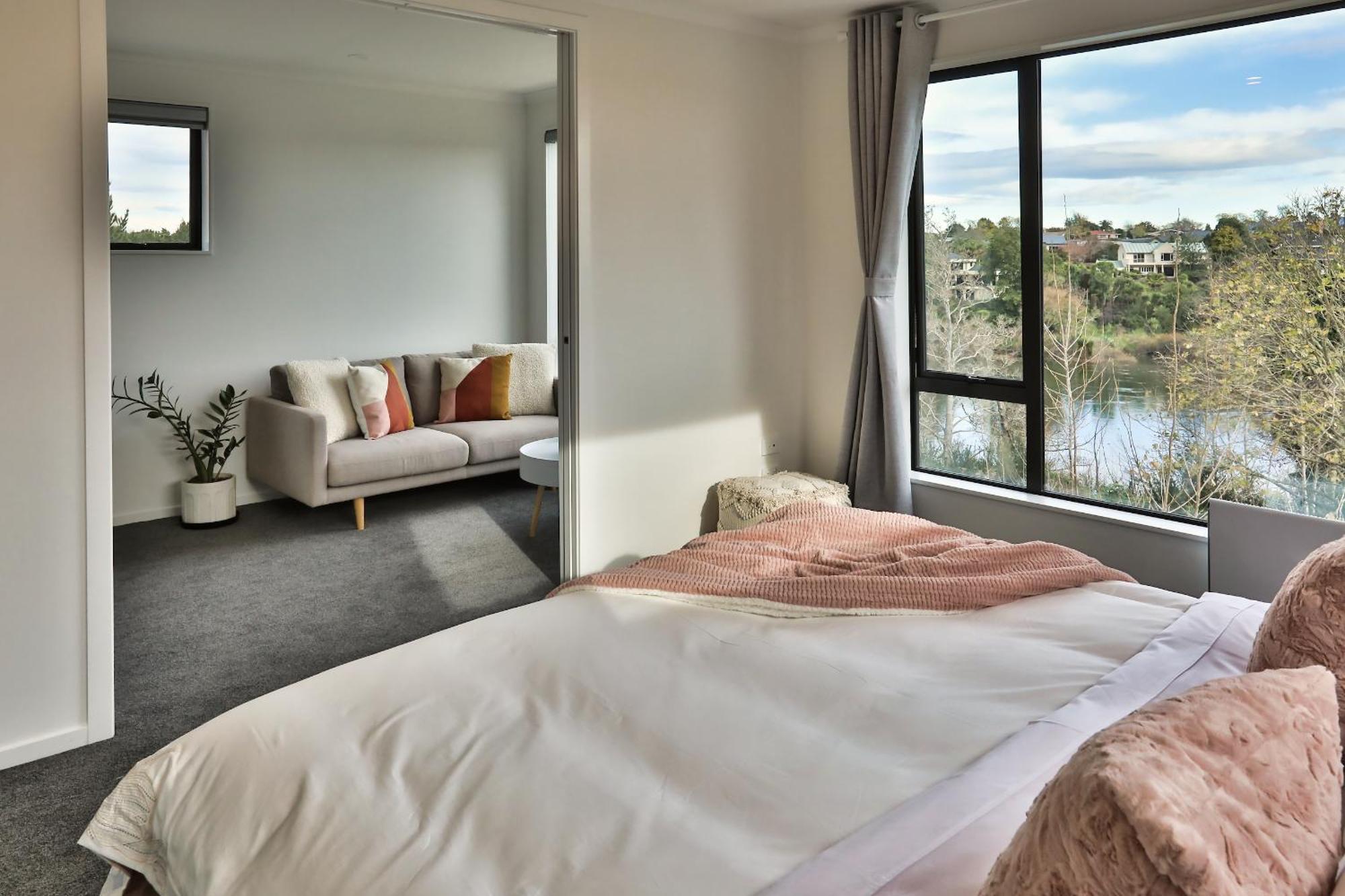 Amazing The Waikato River-View Brand New Villa With 4 Bedrooms Hamilton Buitenkant foto